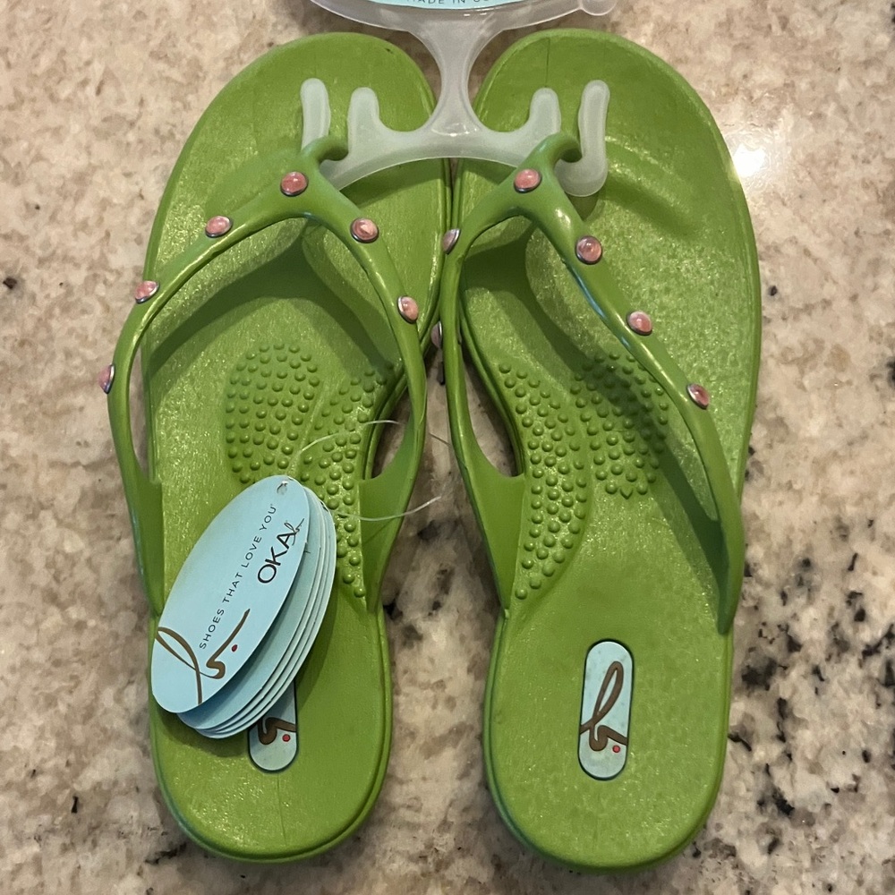 Oka b sandals, Haley in Kiwi (green) with Natural detail, US Women’s Size M 7-8